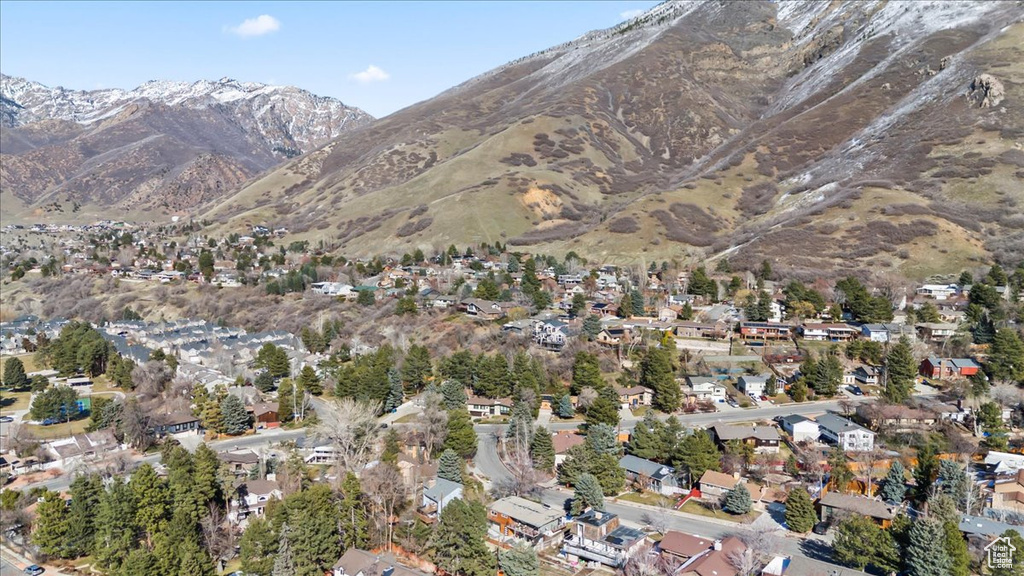 Mountain view featuring a residential view