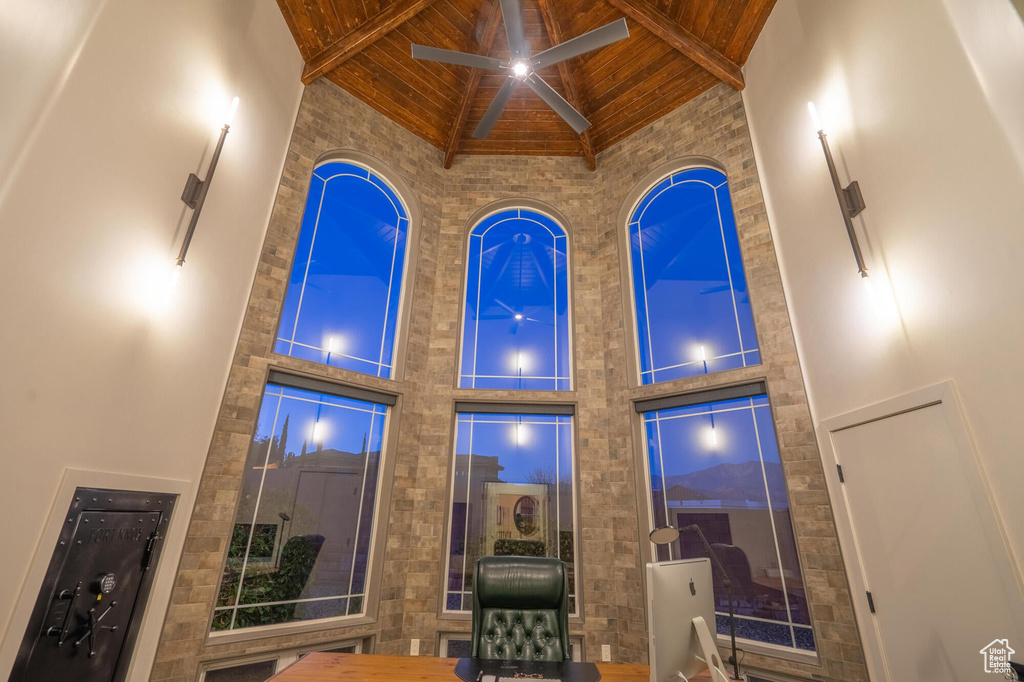 Interior details with ceiling fan