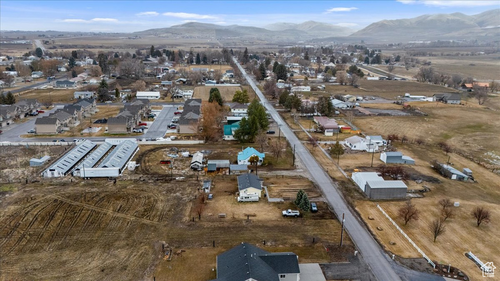 Aerial view with a mountain view