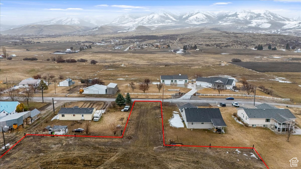 Aerial view with a mountain view