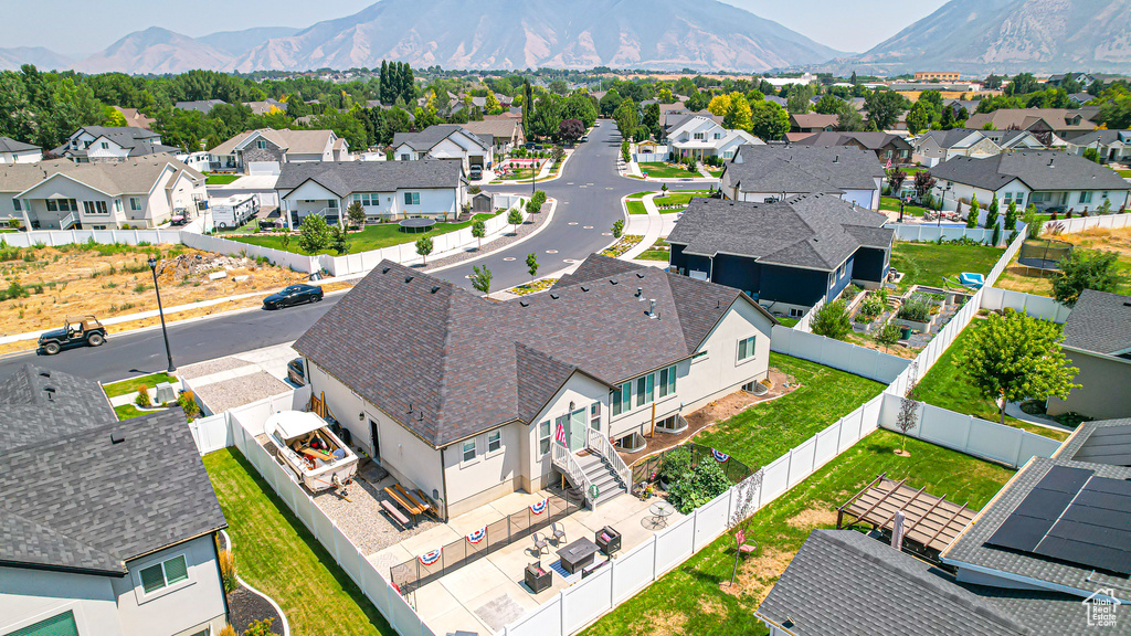 Birds eye view of property featuring a residential view and a mountain view