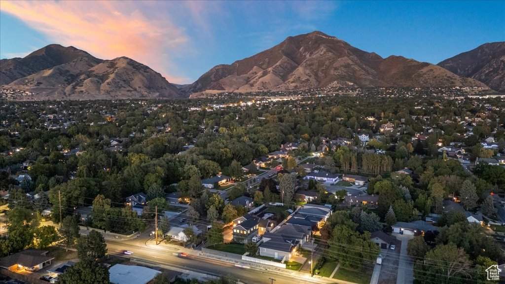 Bird\'s eye view featuring a mountain view