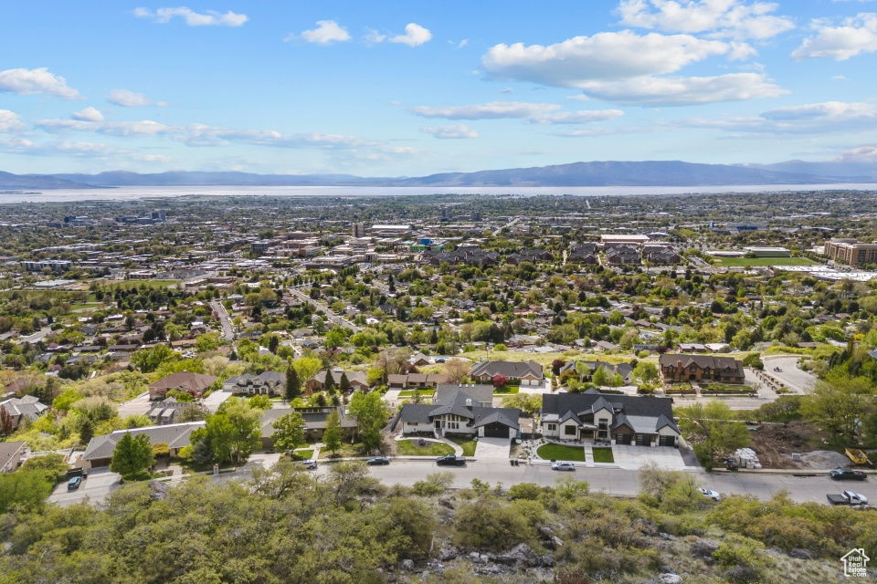 Aerial view featuring a residential view and a mountain view