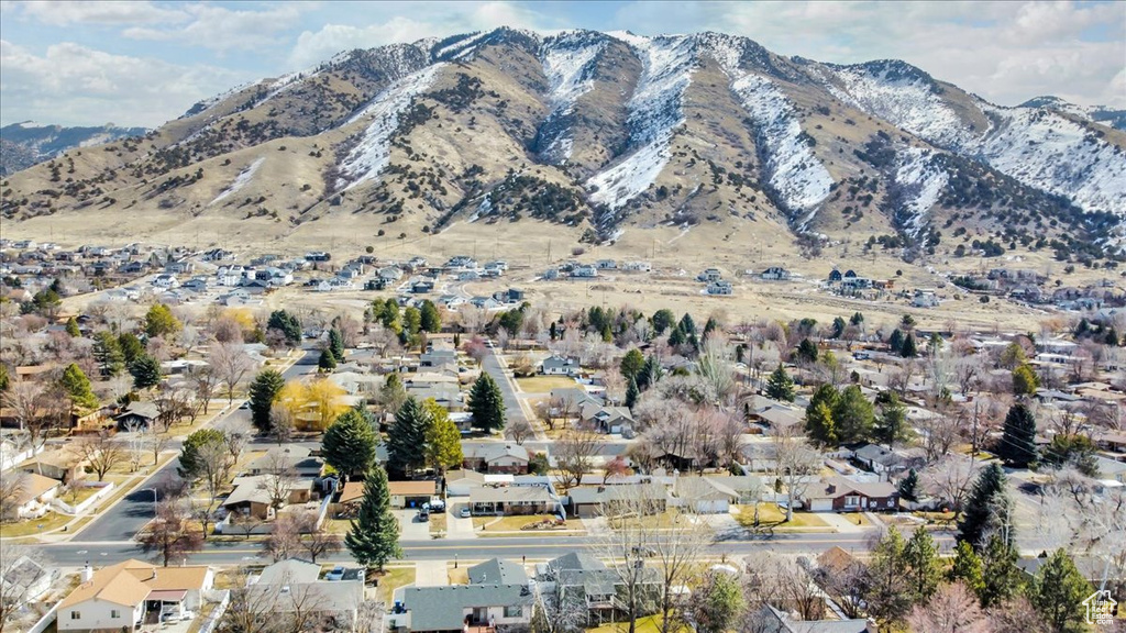 View of mountain feature featuring a residential view