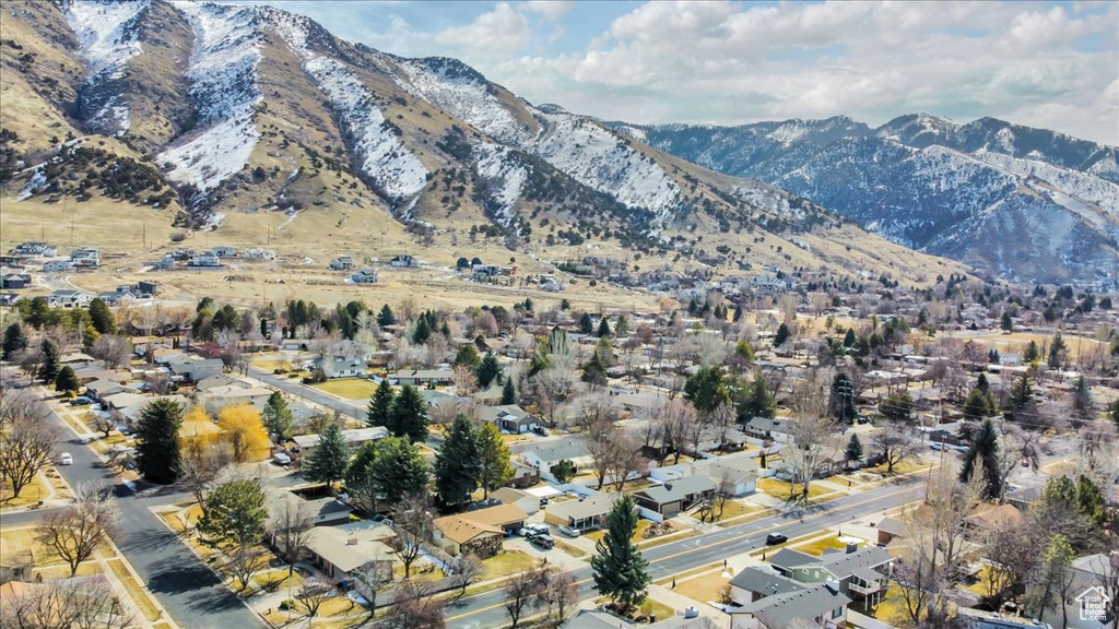 Mountain view featuring a residential view