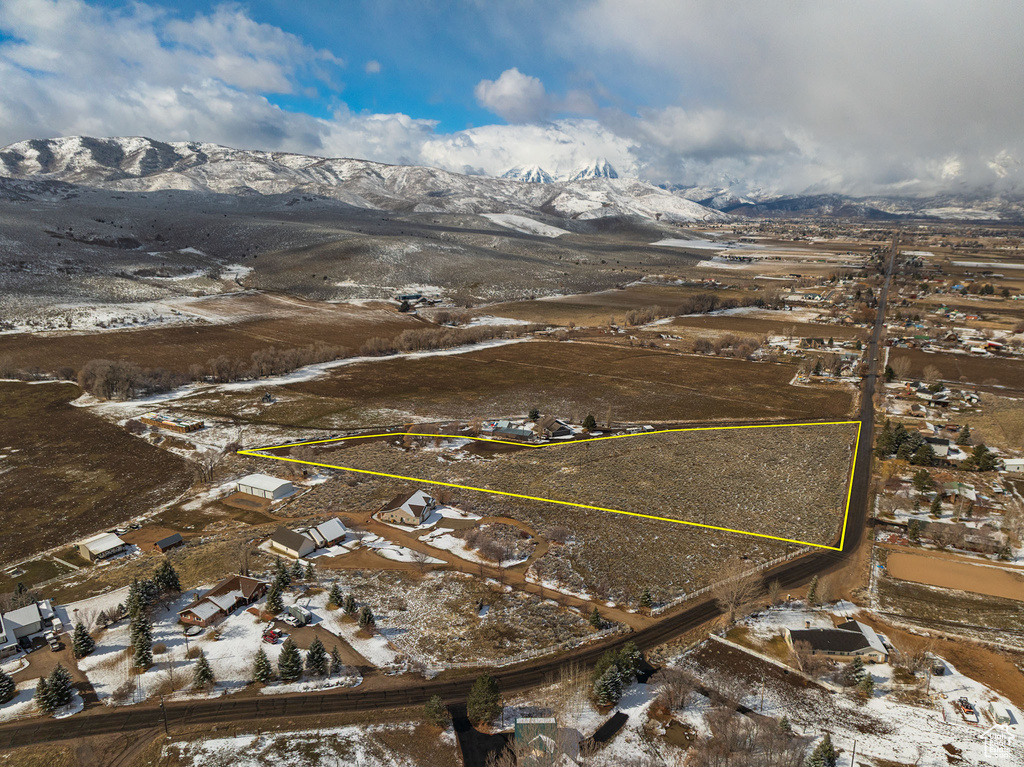 Bird's eye view featuring a mountain view