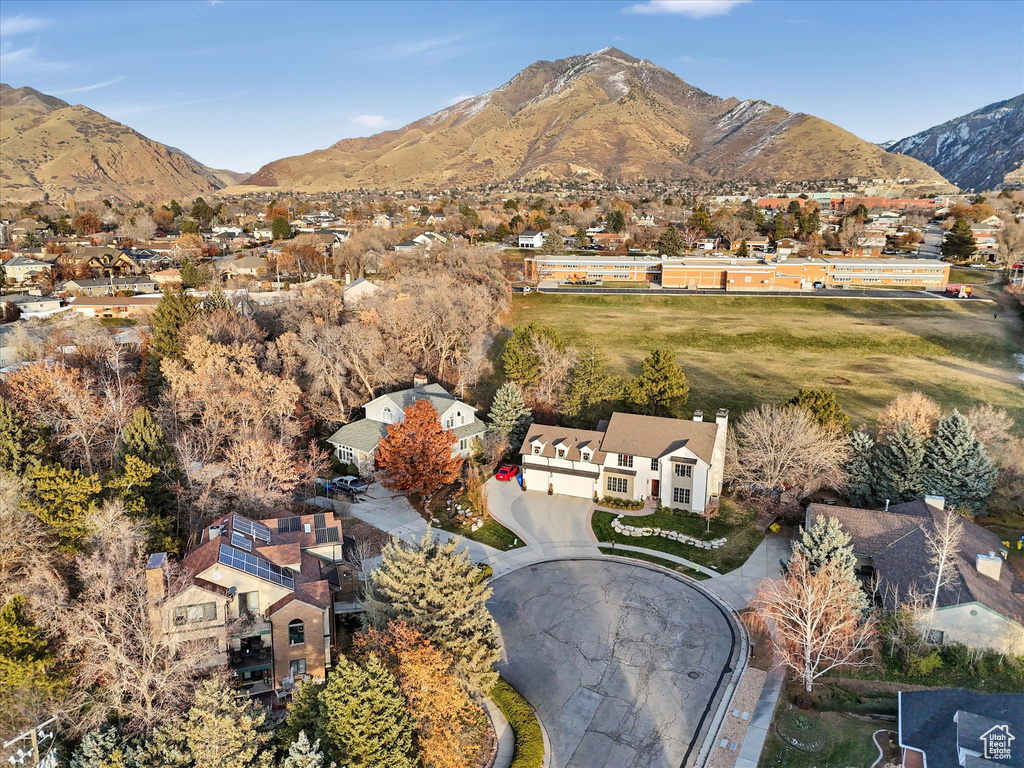 Aerial view with a residential view and a mountain view