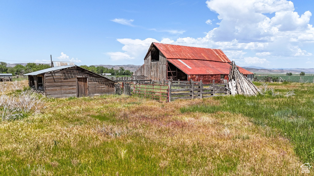 351 E 300 N Levan, UT 84639