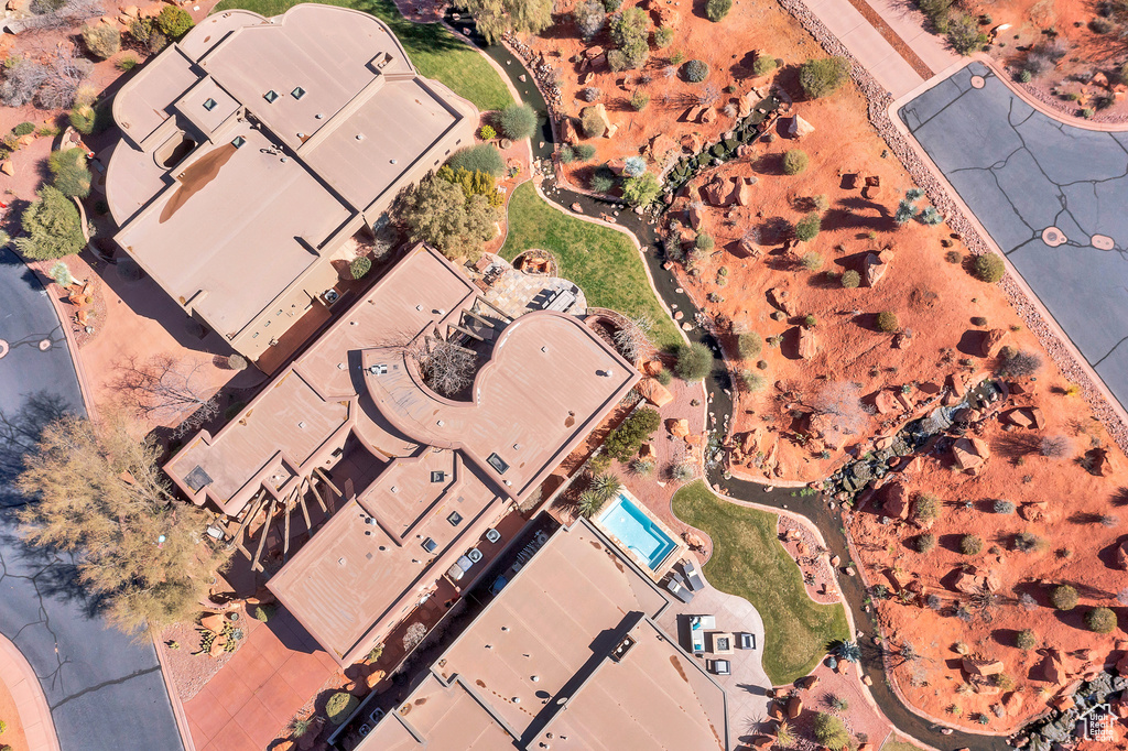 Birds eye view of property