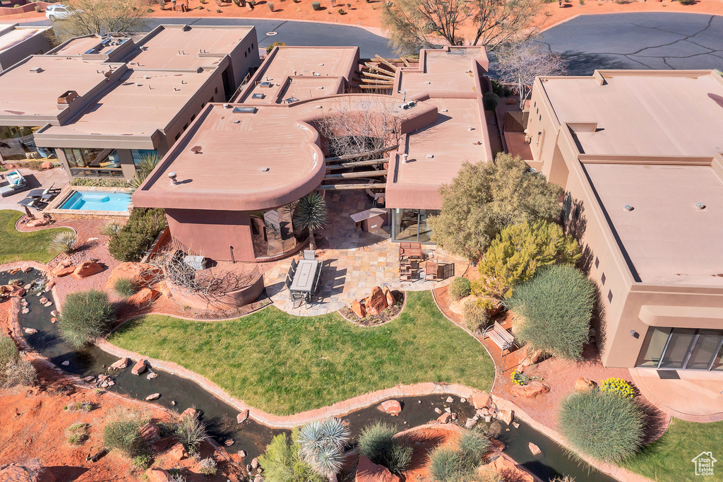 Birds eye view of property