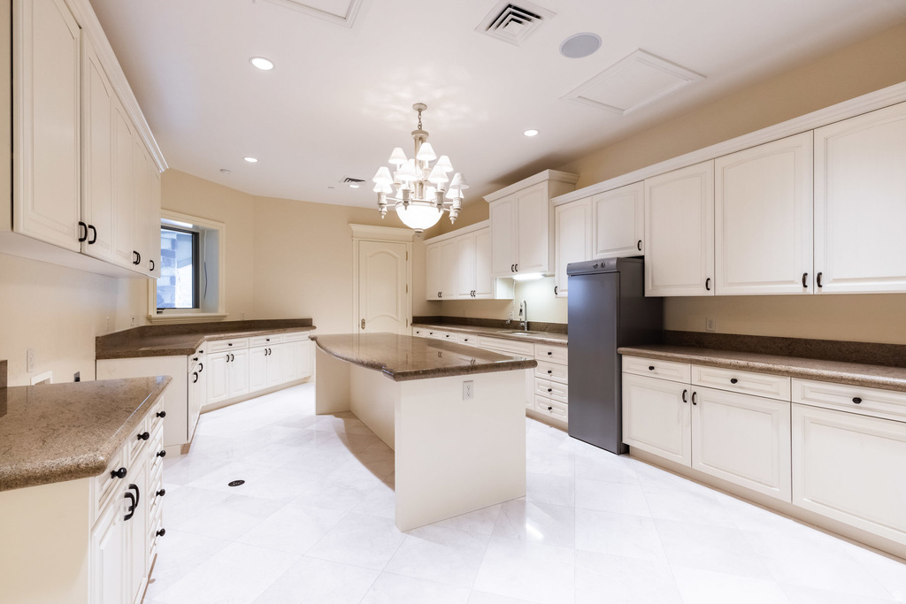 8272 LEFT FORK HOBBLE CREEK RD Springville, UT 84663