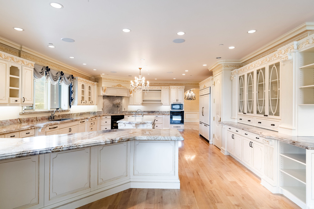 8272 LEFT FORK HOBBLE CREEK RD Springville, UT 84663