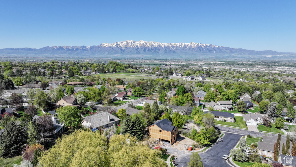 Bird's eye view featuring a residential view and a mountain view