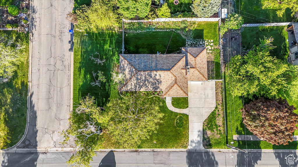 Birds eye view of property