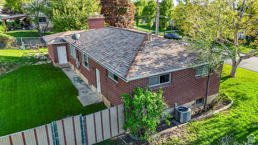 Birds eye view of property