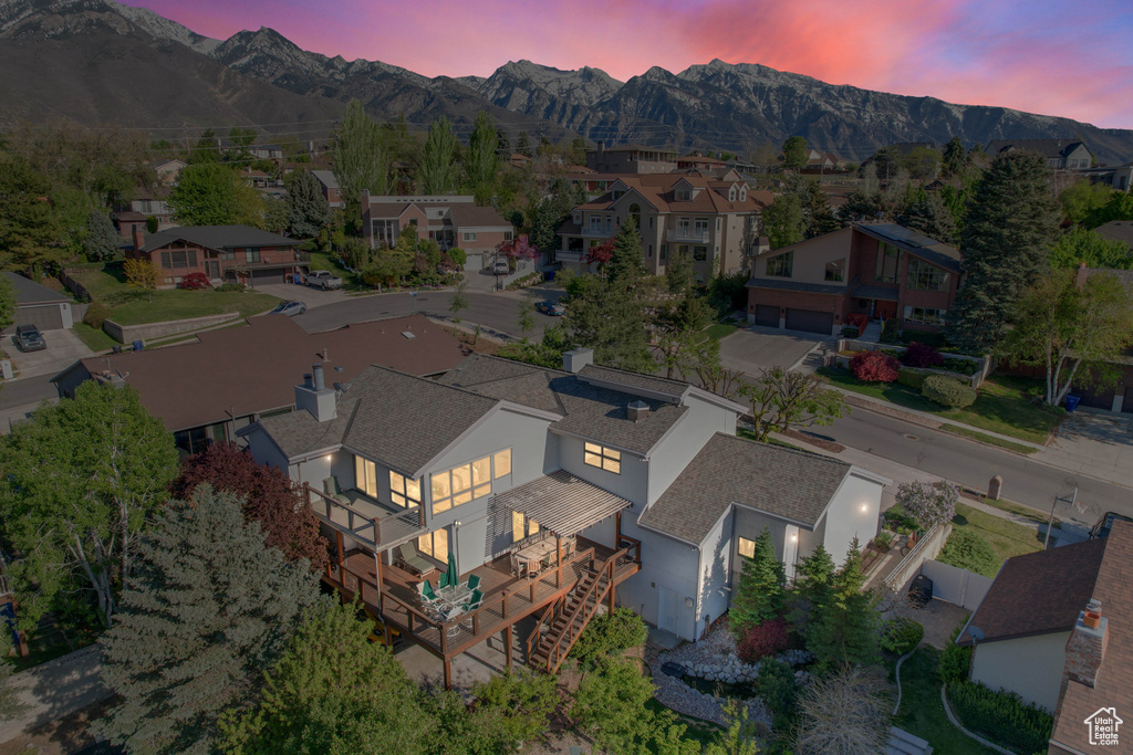 Bird\\\\\\\'s eye view with a residential view and a mountain view