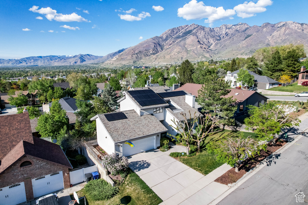 Aerial view with a residential view and a mountain view