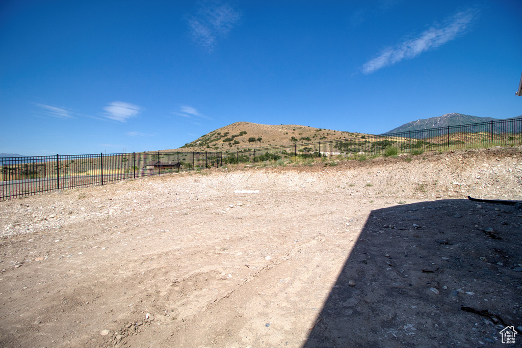 View of yard featuring a mountain view