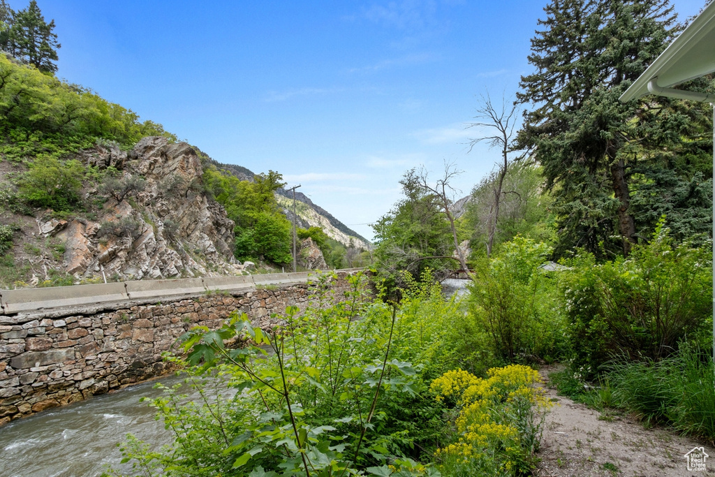View of yard with a mountain view