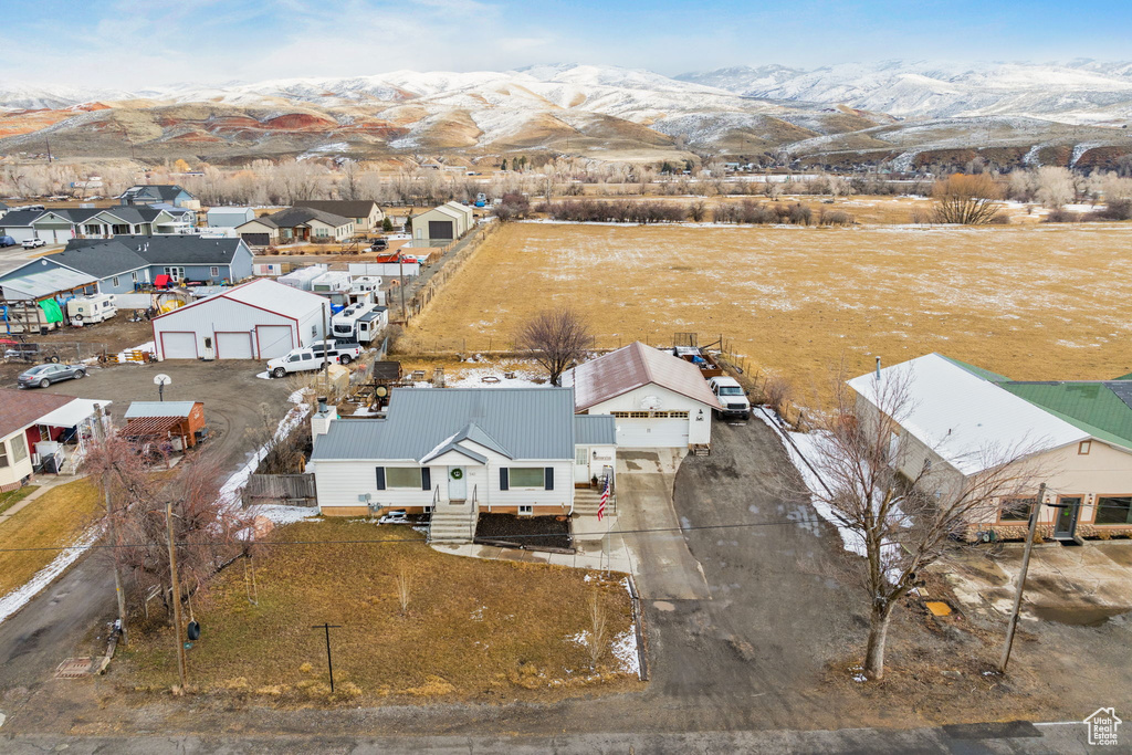 Birds eye view of property featuring a residential view and a mountain view
