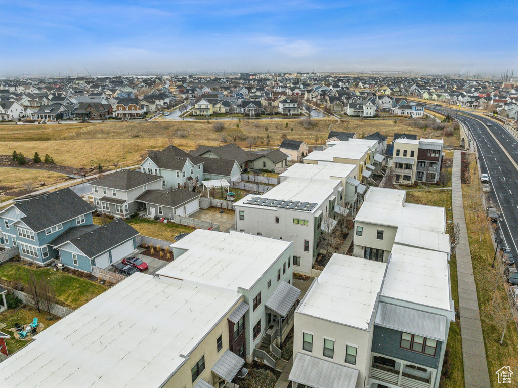 Birds eye view of property featuring a residential view