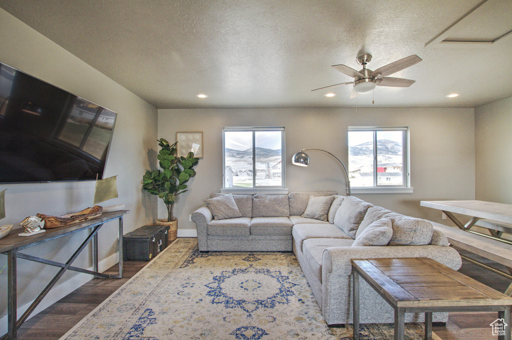 Photo 13 for MLS #2071980 at 55 W Buttercup Ln #24/23