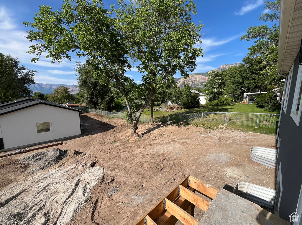 View of yard featuring a mountain view