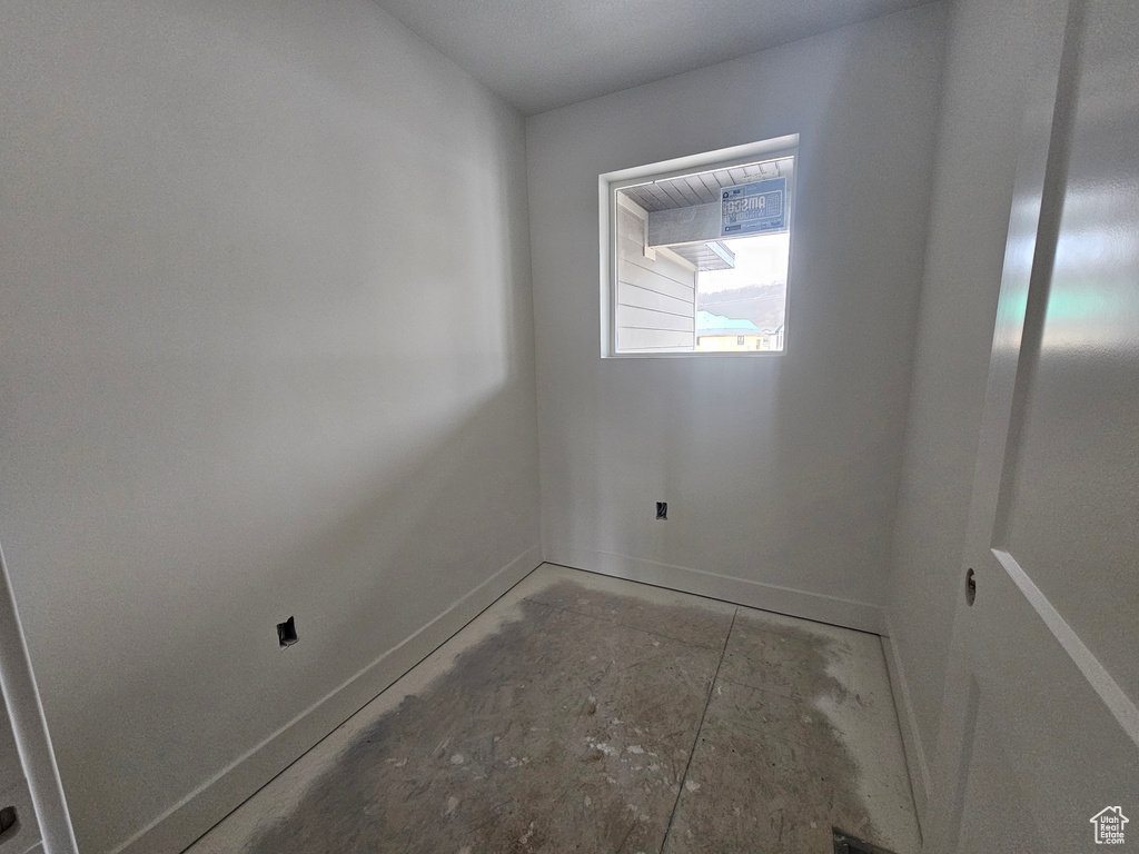 Spare room with baseboards
