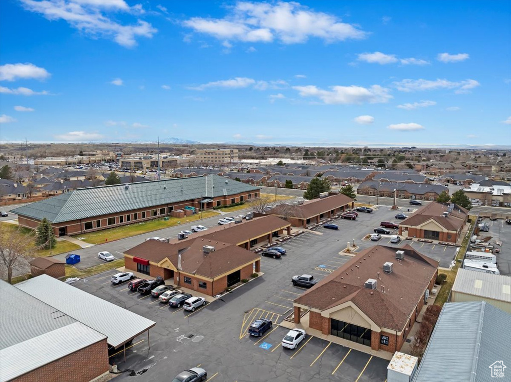 Birds eye view of property featuring a residential view