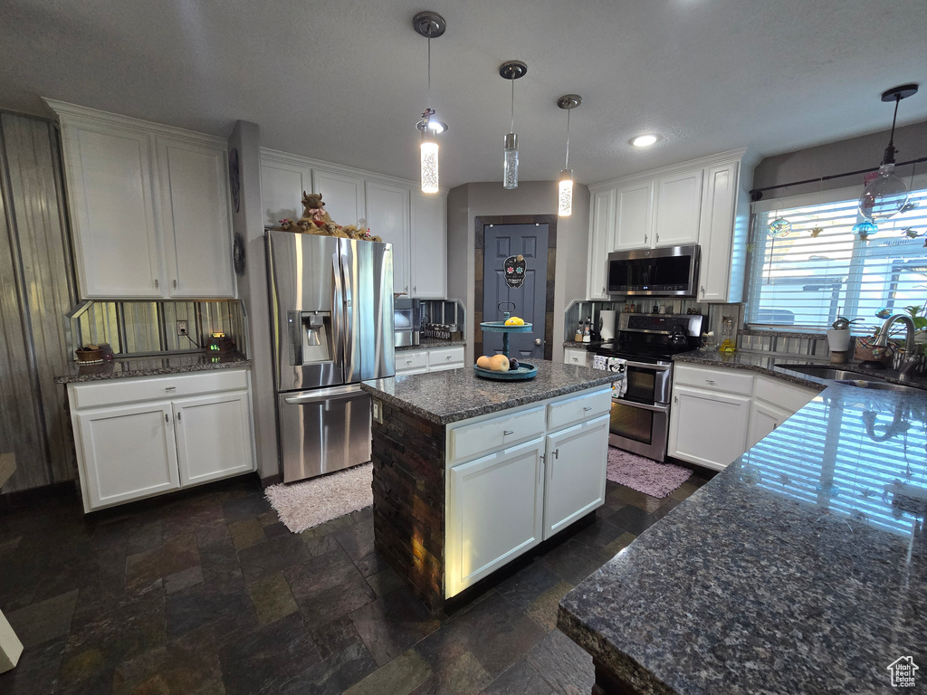 8894 S SUN LEAF DR West Jordan, UT 84088