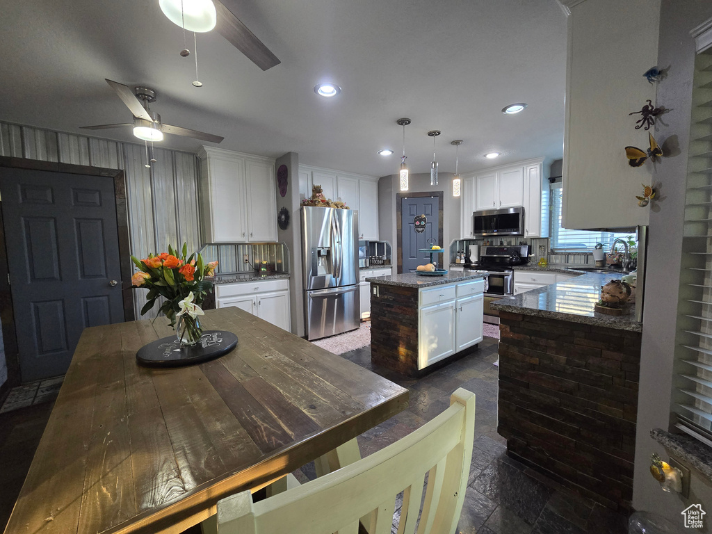 8894 S SUN LEAF DR West Jordan, UT 84088