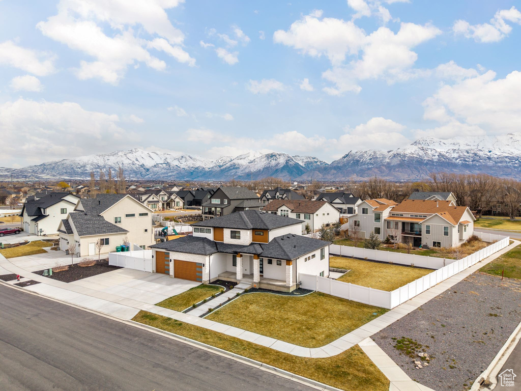 View of mountain feature featuring a residential view