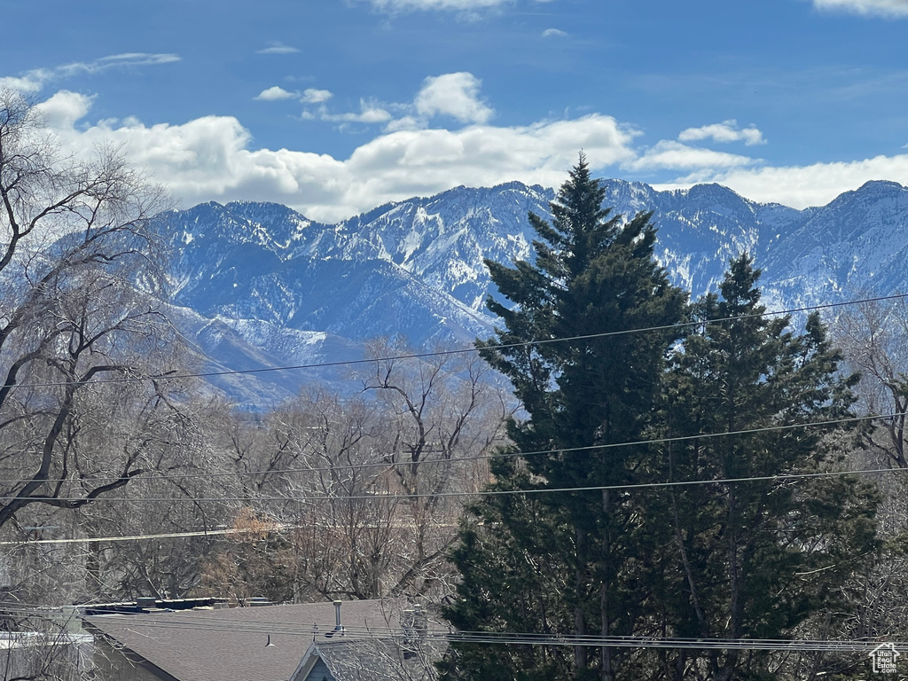 View of mountain feature