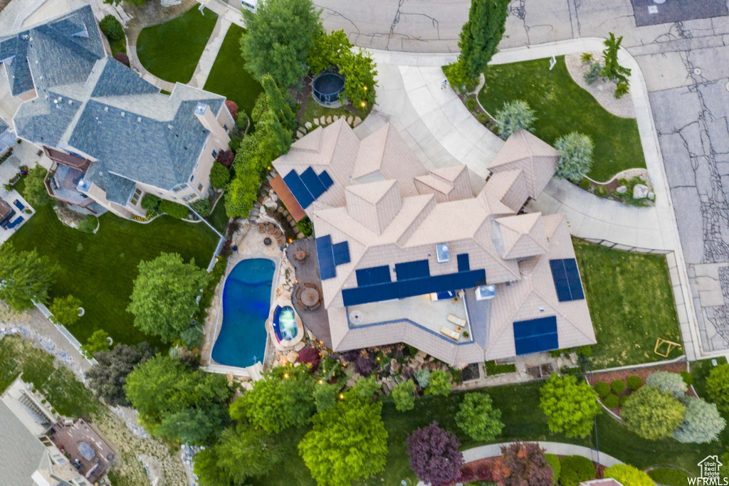 Birds eye view of property