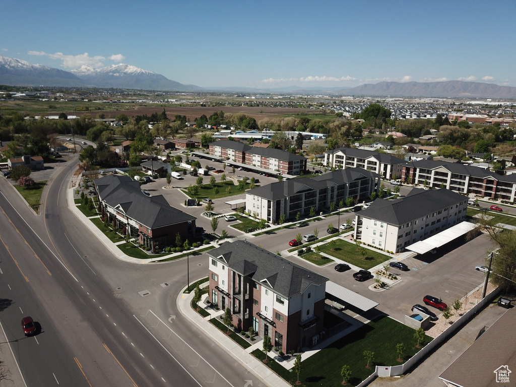 Aerial view with a mountain view