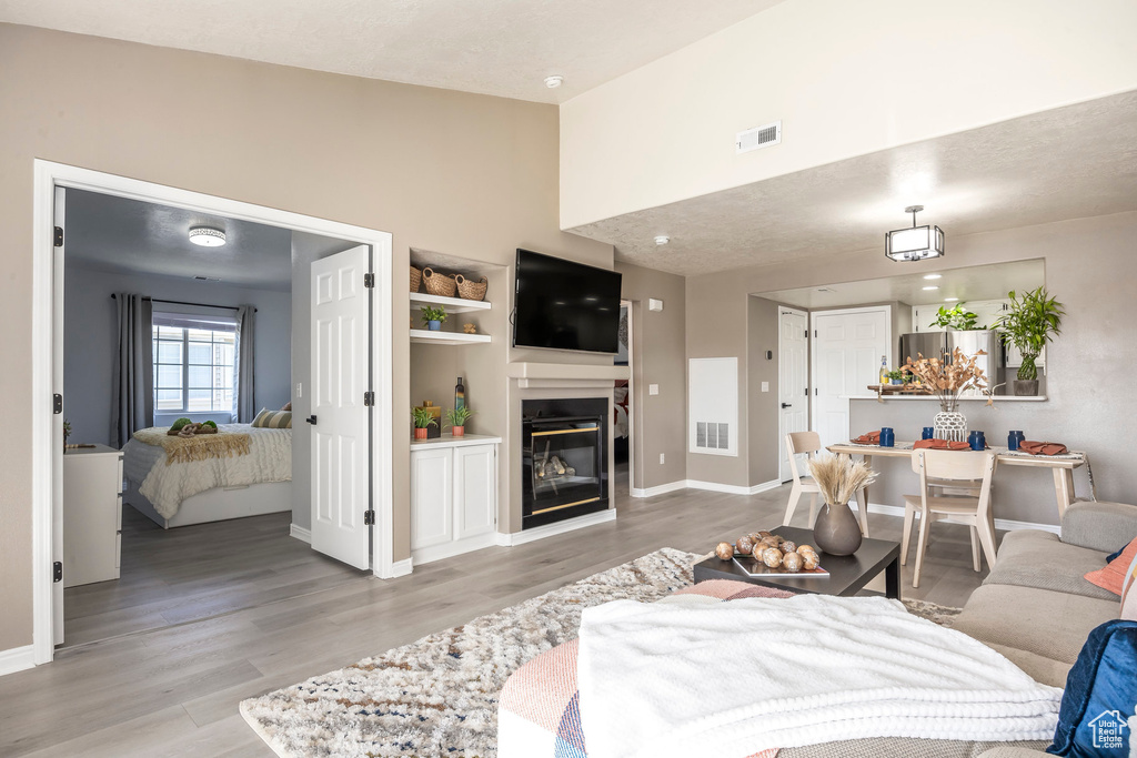 Photo 2 for MLS #2072632 at 966 W Big River Ct #3