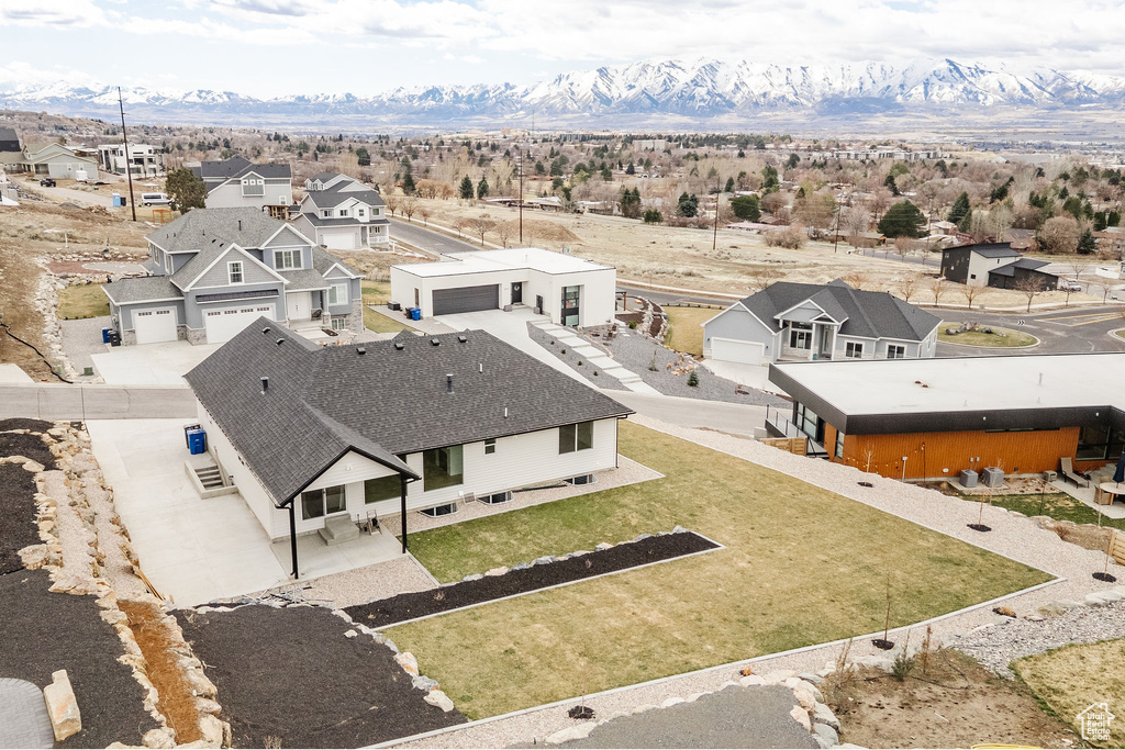 Bird's eye view with a residential view and a mountain view