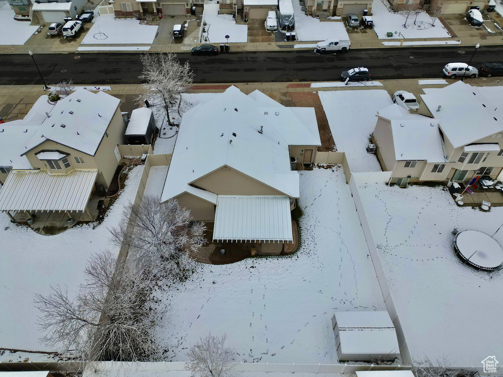 Birds eye view of property featuring a residential view
