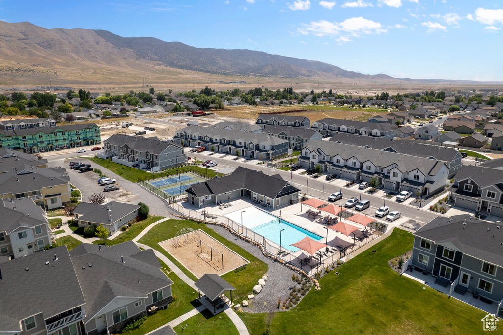 Bird's eye view with a residential view and a mountain view