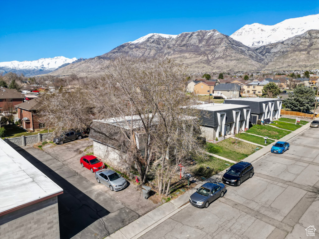 Mountain view featuring a residential view