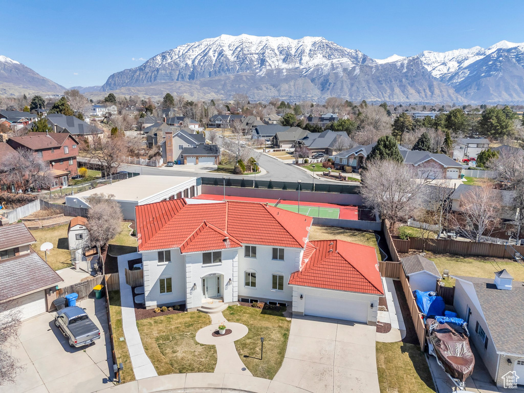 Drone / aerial view featuring a residential view and a mountain view