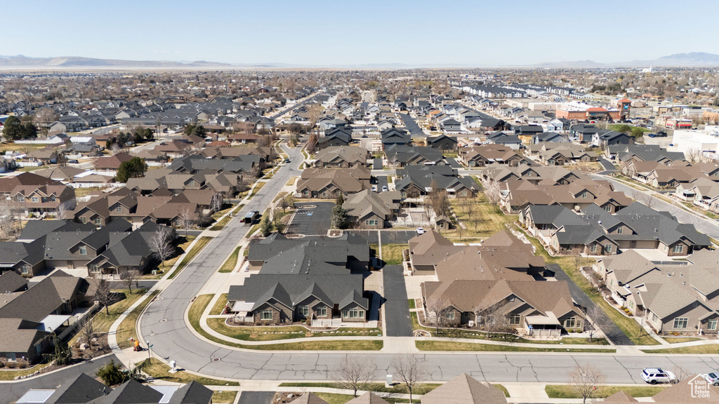Birds eye view of property featuring a residential view