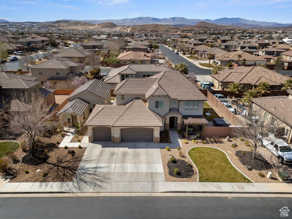 Bird\\\\\\\'s eye view with a residential view and a mountain view