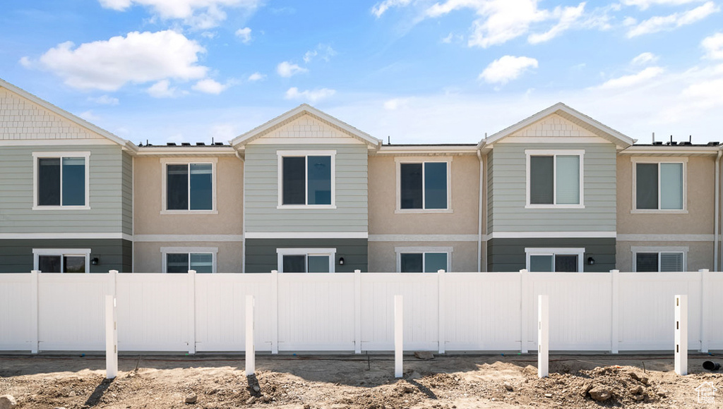 Exterior space featuring a fenced front yard