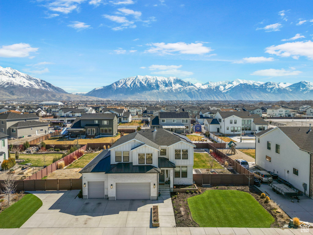 View of mountain feature featuring a residential view