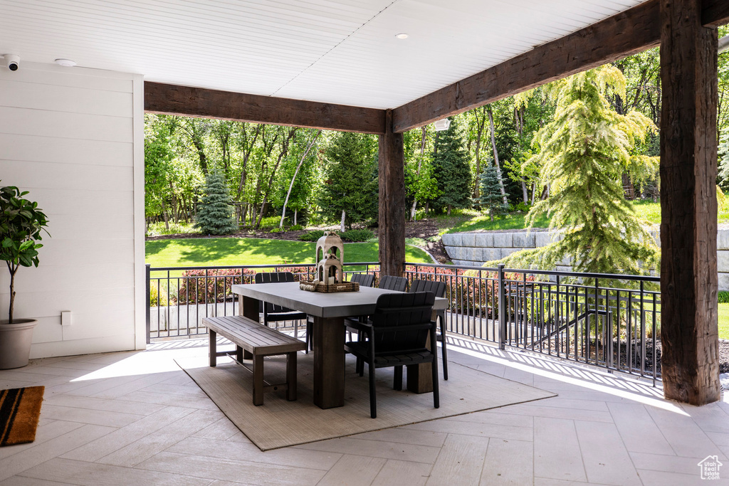 View of patio / terrace with outdoor dining space