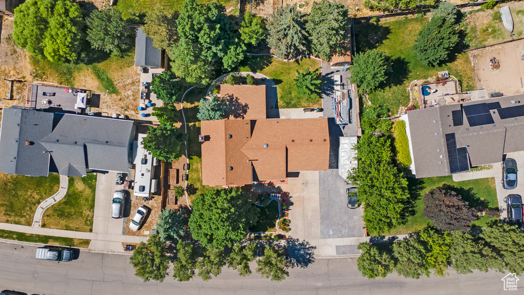 Aerial view of property and surrounding area