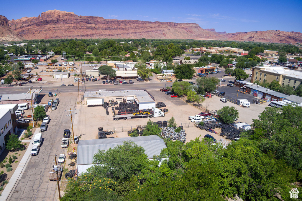 Aerial view with a mountain view