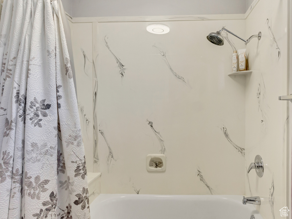 496 E SPRUCE GLEN RD Murray, UT 84107