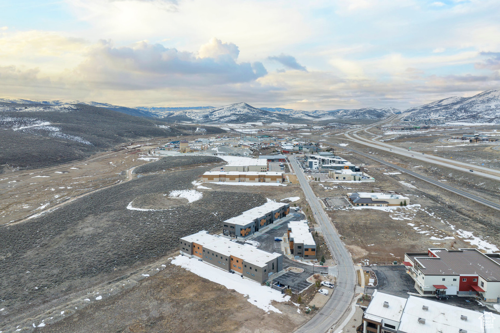 Drone / aerial view featuring a mountain view